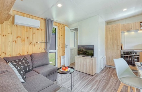 Wemding Apartment | Apartment 'Wemding' with Shared Terrace, Private Garden and Air Conditioning