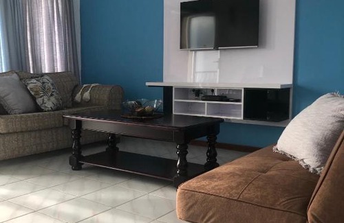 Kingsborough Apartment | Apartment with a Seaview- Amanzimtoti