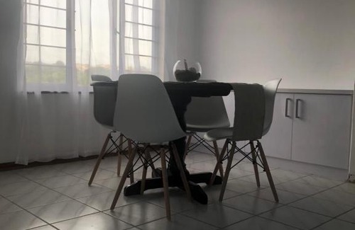 Kingsborough Apartment | Apartment with a Seaview- Amanzimtoti