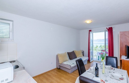 Drace Apartment | Apartment with balcony and sea view