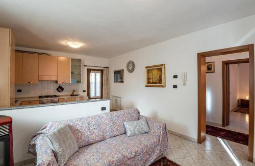 Dongo Apartment | Apartment with garden a few steps from the lake - Larihome A06
