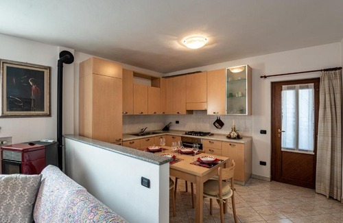 Dongo Apartment | Apartment with garden a few steps from the lake - Larihome A06