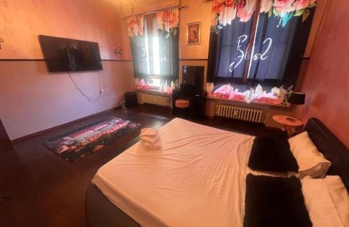 Parma City Centre Apartment | Apartment with Jacuzzi in Parma