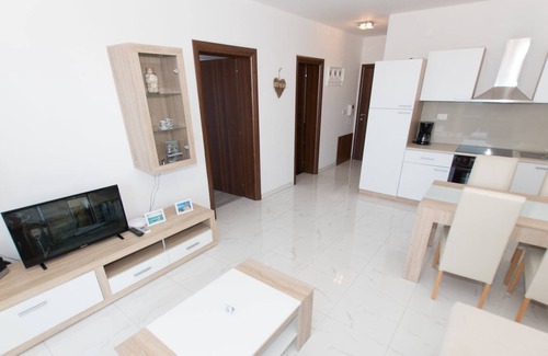 Ratac Villa | Apartment with shared pool MAMATO-A1