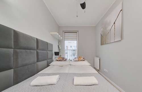 Psie Pole Apartment | Apartment Zakladowa by Renters