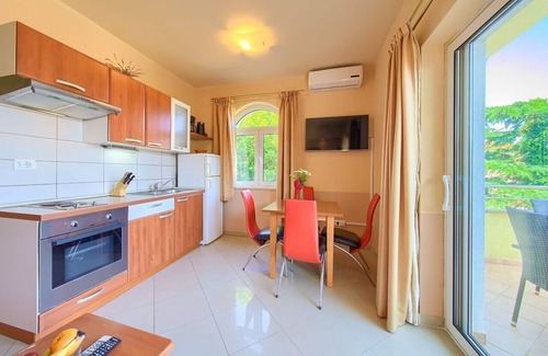 Porat Apartment | Apartment Zlendić very close to the sea
