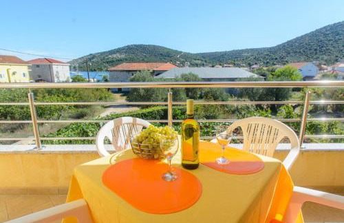 Vinisce House | Apartments Anton