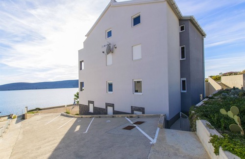 Vlasici Apartment | Apartments Beachfront Ante (28991-A2) - Vlasici - island Pag