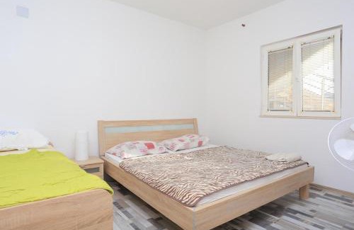 Seget Vranjica Apartment | Apartments by the sea Seget Vranjica, Trogir - 17989