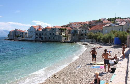 Postira Apartment | Apartments by the sea Postira, Brac - 2898