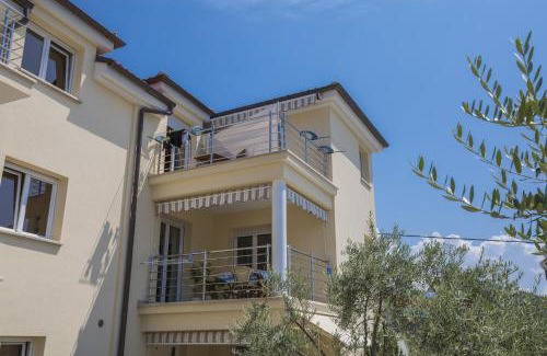 Selce Apartment | Apartments by the sea Selce, Crikvenica - 5367