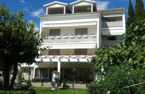 Selce Apartment | Apartments by the sea Selce, Crikvenica - 4802