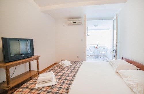Petrovac Apartment | Apartments Ivan