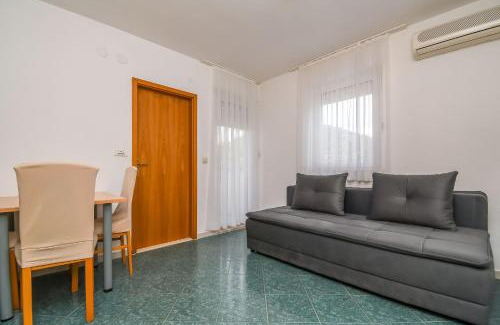 Marina Apartment | Apartments Jakov