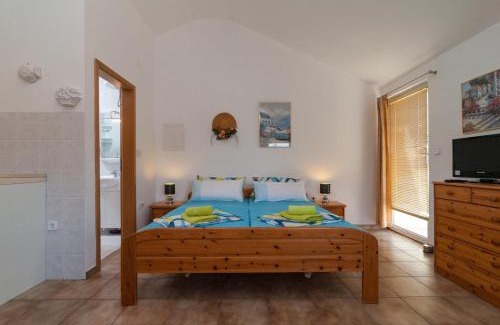 Pucisca Apartment | Apartments Mira