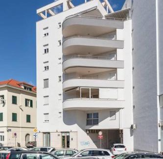 Split Apartment | Apartments Nena