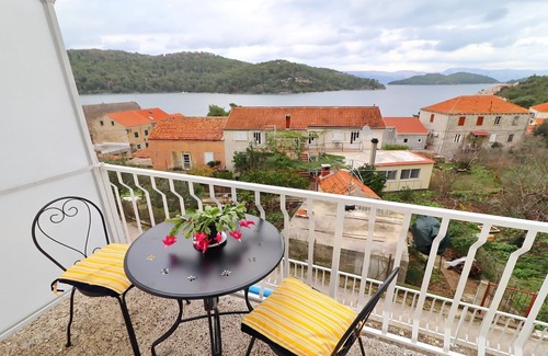 Polace Apartment | Apartments Nodilo - Standard One Bedroom Apartment with Balcony and Sea View (Apt 2)
