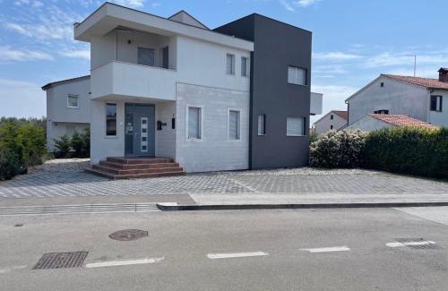 Valdebek Apartment | Apartments Peti