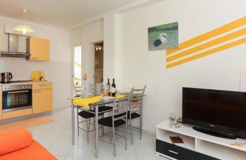 Babin Kuk Apartment | Apartments Pojko - One-Bedroom Apartment with Terrace Yellow