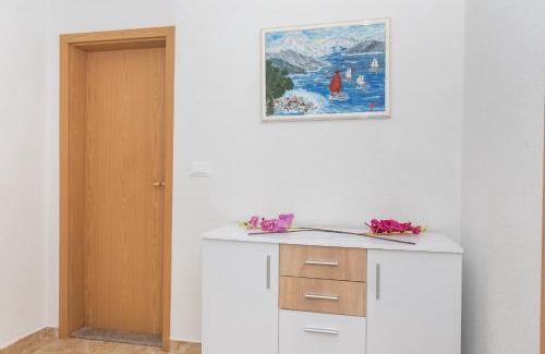 Kastel Stafilic Apartment | Apartments & Rooms Seaside