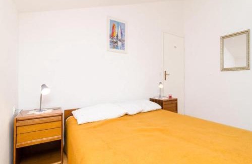 Drace Apartment | Apartments Sutvid- Two Bedroom Apartment with Balcony and Sea View