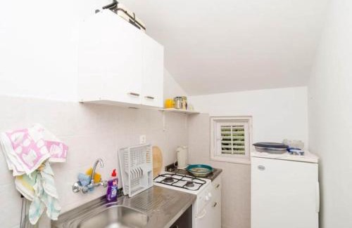 Drace Apartment | Apartments Sutvid- Two Bedroom Apartment with Balcony and Sea View