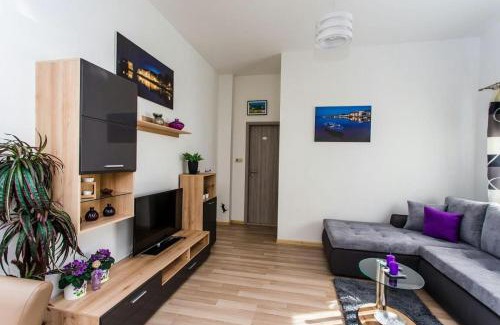 Kastel Stafilic Apartment | Apartments with a parking space Kastel Stafilic, Kastela - 15867