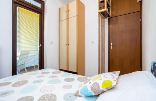 Njivice Apartment | Apartments with parking space Njivice, Krk - 20547