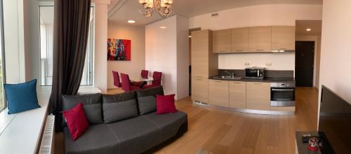 Old Town Apartment | Apartments09 in new building with free parking Panorama city - amazing view close to Old town
