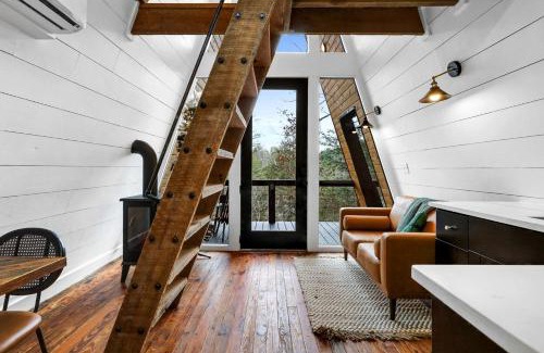 Cashes Valley Ski Chalet | Apex Treehouse in Blue Ridge, GA