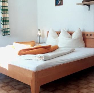 Tannheim Apartment | App 1 - Farbennest mit Frühstück Teeküche, Sommerbergbahnen inkl