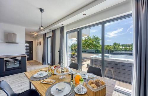 Vrvari Apartment | App Ana with Shared Pool and Jacuzzi
