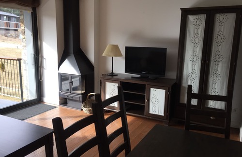 Sainte-Leocadie Apartment | Appart 5 pers with indoor heated pool in Saillagouse 5km from Spain