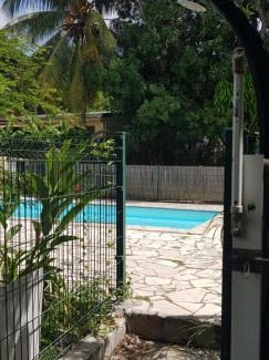 Trois-Ilets Apartment | Appart 50m2 climatisé avec piscine - plage Anse à l'Ane