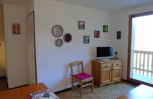 Valfrejus Apartment | Appart cosy 4 pers à Valfréjus, animaux admis, parking - FR-1-561-19