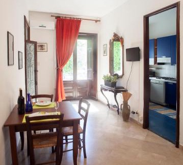 Trapani City Centre House | Appartamenti "Elegante & Romantico"