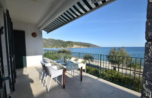 Marina di Campo Apartment | Appartamenti Montecristo - Fronte mare in posizione unica