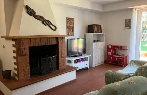 Zona XXVI Castel di Decima Apartment | Appartamento con giardino a Selcetta vicino Campus Biomedico