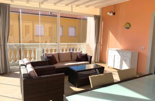San Vincenzo Apartment | Appartamento in Villino Laura