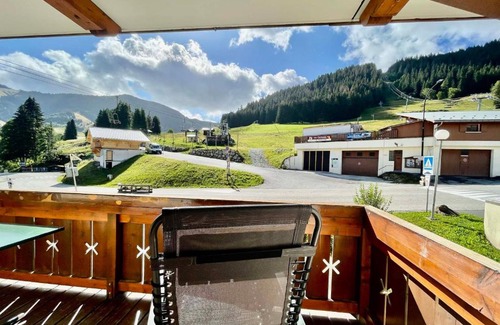 Notre-Dame-de-Bellecombe Apartment | Appartement charme pieds des pistes avec terrasse et WIFI inclus - FR-1-505-197