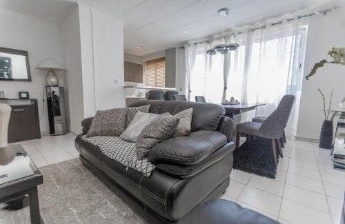 Pointe-Noire Apartment | Appartement à 700m gare centrale/plage