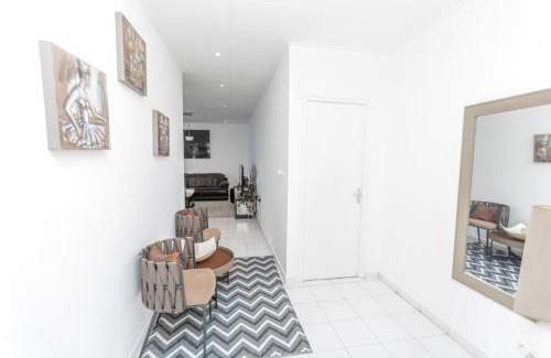 Pointe-Noire Apartment | Appartement à 700m gare centrale/plage