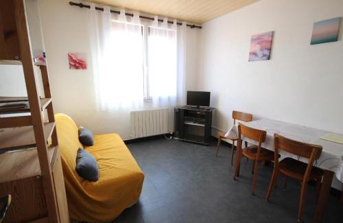 Portiragnes-Plage Apartment | Appartement 2 pièces, au 1er étage pour 2 à 4 couchages, proche commerces et 200m plage de PORTIRAGNES PLAGE LXRH9