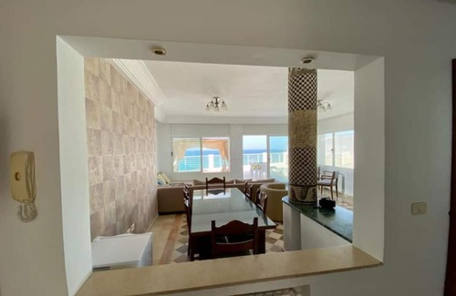 Jemmal Apartment | Appartement au Bord de la mer Avec Terrasse