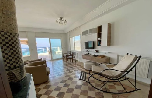 Jemmal Apartment | Appartement au Bord de la mer Avec Terrasse