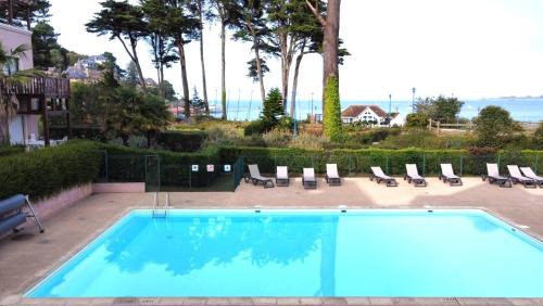 Perros-Guirec Apartment | Appartement avec PISCINE, plage de Trestraou à PERROS-GUIREC - Réf 505
