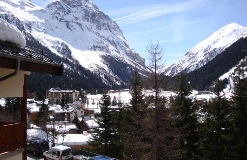 Pralognan-la-Vanoise Apartment | Appartement cosy avec grand balcon plein sud en centre-ville, proche commerces et téléphérique - FR-1-464-52