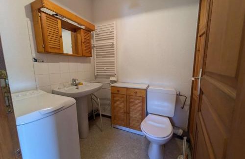 Beaufort Apartment | Appartement Calme au Centre de Beaufort - Balcon, Parking, Proche Commodités et Stations de Ski - FR-1-342-319