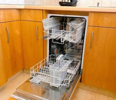 Saint-Pierre-de-Clages Apartment | Appartement central Free Parking