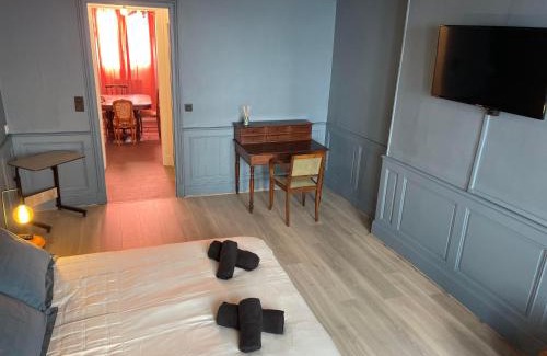 Limoges Apartment | Appartement Chic & Baroque 5 min centre ville et Bord de Vienne